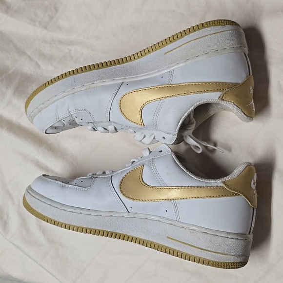 Gold & White AF-1 - Picture 3 of 11